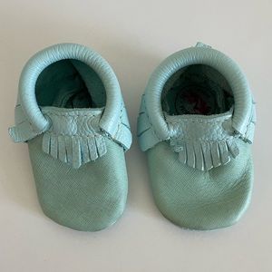 Freshly picked textured teal baby moccasins size 2